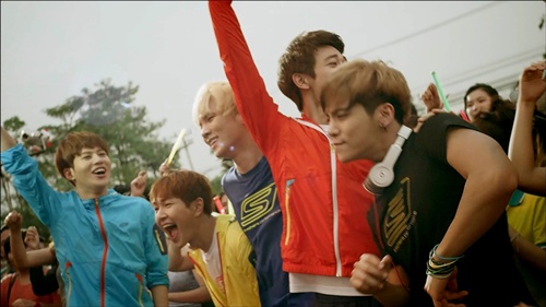 SHINee���\��(d��ng)Ь�V�������ഺ����