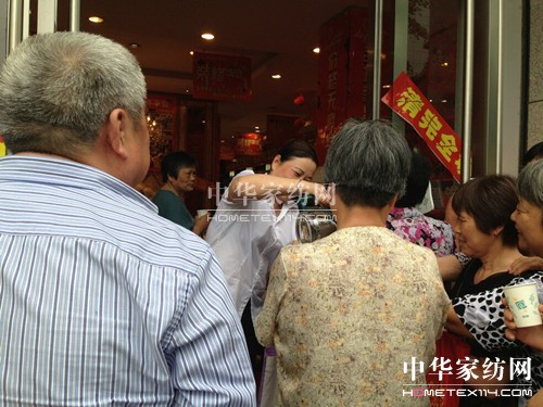 �Ҽ�����}���N(xi��o)�����˰��(l��i)С����꠵Ⱥ�